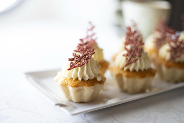 Crystal Cruises, The Bistro, White Chocolate & Vanilla Cake.jpg